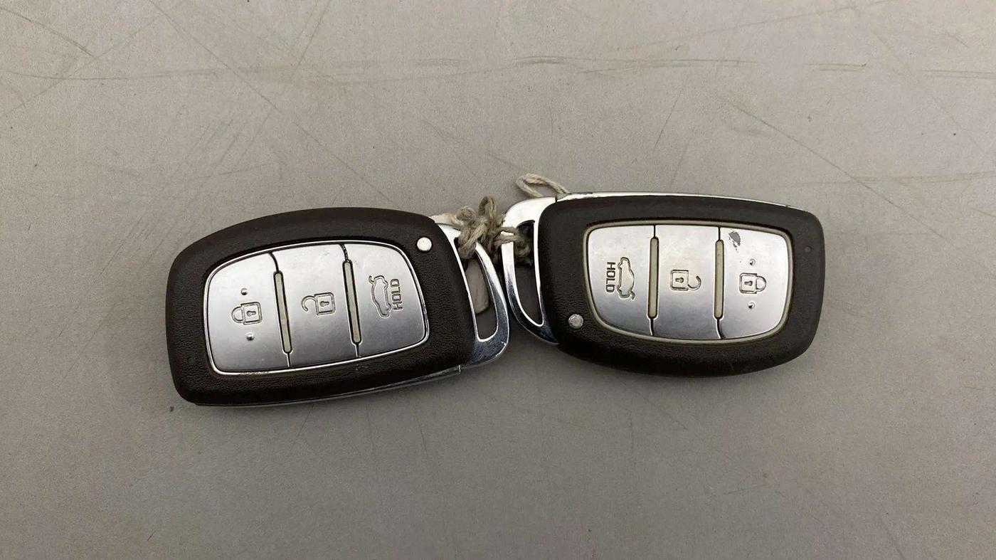 2014 Hyundai Xcent SX 1.2 (O), Petrol, Manual, 94,064 km, Key Close Up