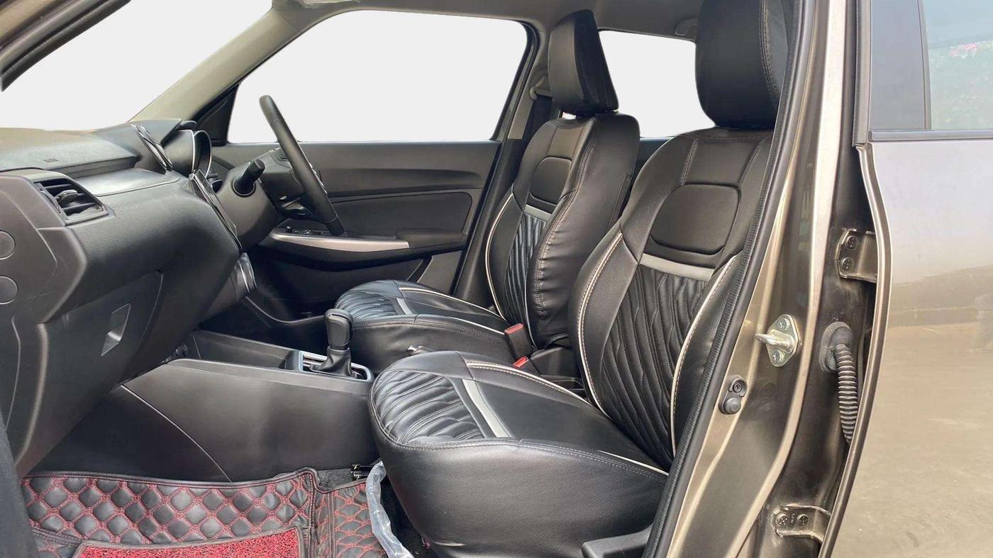 2023 Maruti Swift ZXi AMT, Petrol, Automatic, 5,347 km, Right Side Front Door Cabin