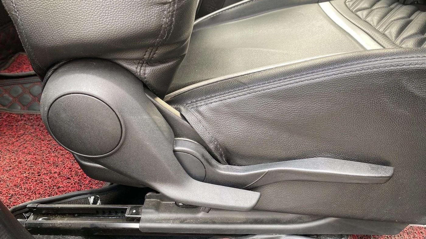 2023 Maruti Swift ZXi AMT, Petrol, Automatic, 5,347 km, Driver Side Adjustment Panel