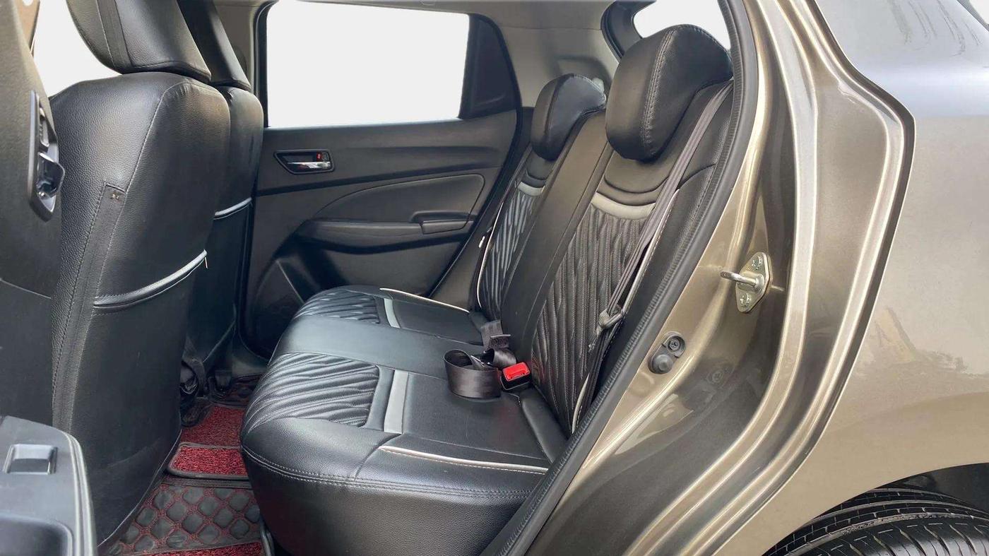 2023 Maruti Swift ZXi AMT, Petrol, Automatic, 5,347 km, Right Side Rear Door Cabin