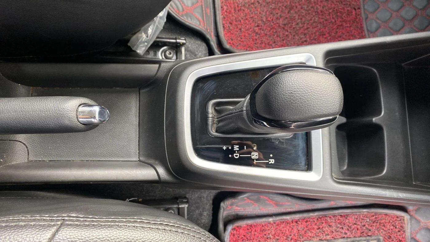 2023 Maruti Swift ZXi AMT, Petrol, Automatic, 5,347 km, Gear Lever
