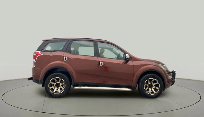 2018 Mahindra XUV500 W7 AT, Diesel, Automatic, 68,215 km, Right Side View