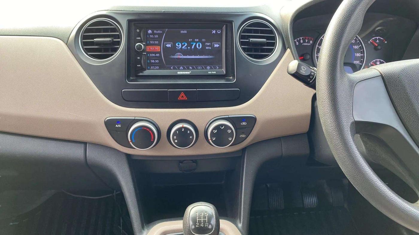 2017 Hyundai Grand i10 MAGNA 1.2 KAPPA VTVT, Petrol, Manual, 28,008 km, Air Conditioner