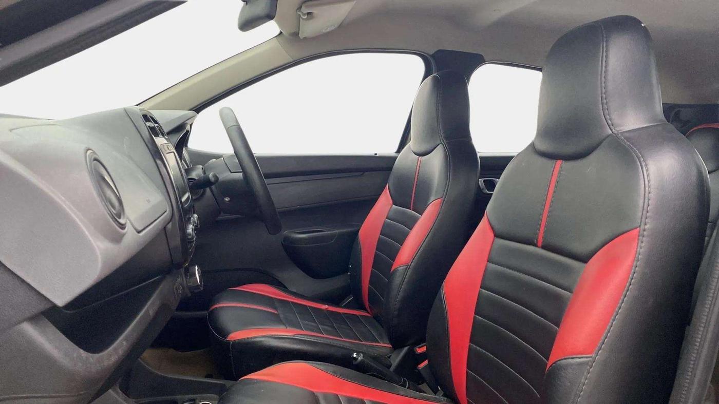2018 Renault Kwid RXT 1.0 AMT (O), Petrol, Automatic, 60,277 km, Right Side Front Door Cabin