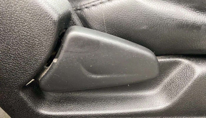 2018 Renault Kwid RXT 1.0 AMT (O), Petrol, Automatic, 60,277 km, Driver Side Adjustment Panel