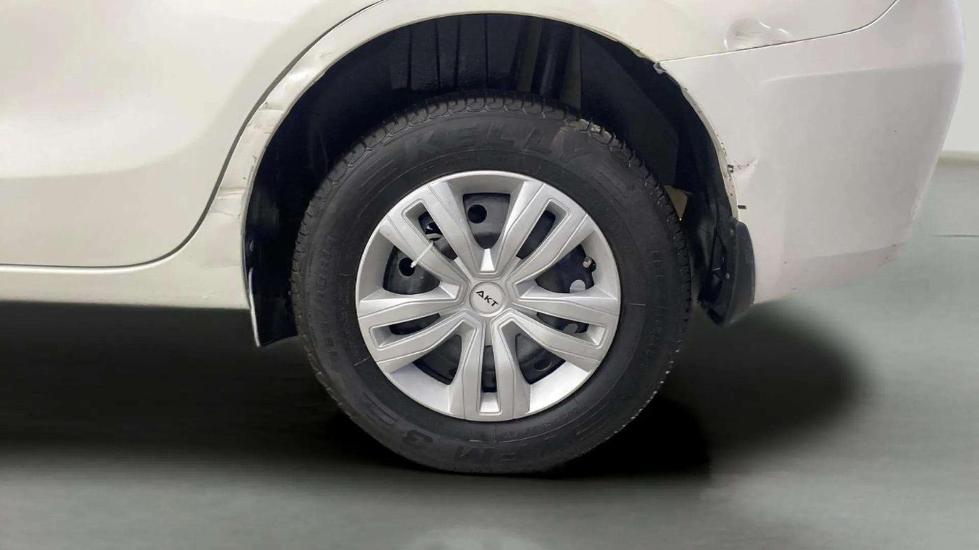 2018 Maruti Dzire VXI AMT, Petrol, Automatic, 40,371 km, Left Rear Wheel
