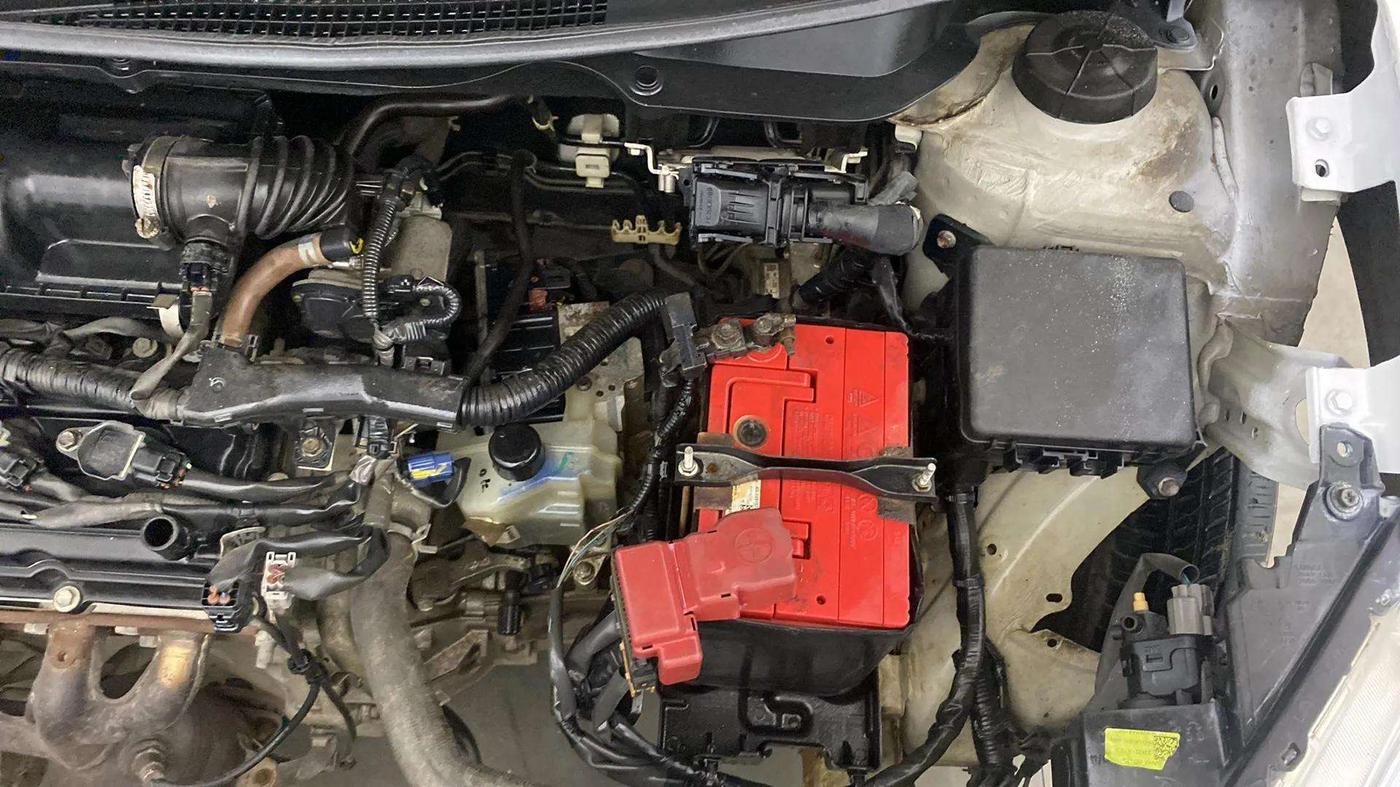 2018 Maruti Dzire VXI AMT, Petrol, Automatic, 40,371 km, Engine View - Left