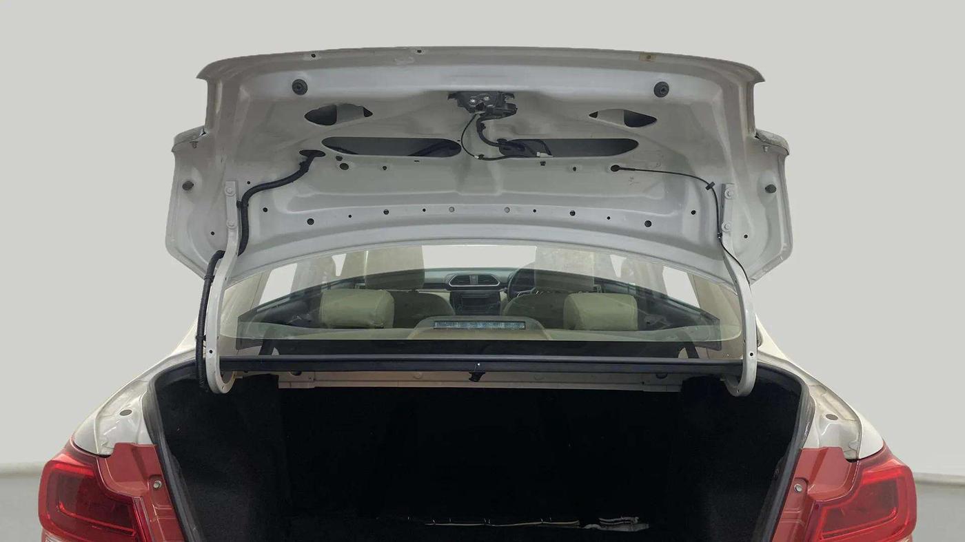 2018 Maruti Dzire VXI AMT, Petrol, Automatic, 40,371 km, Boot Door Open
