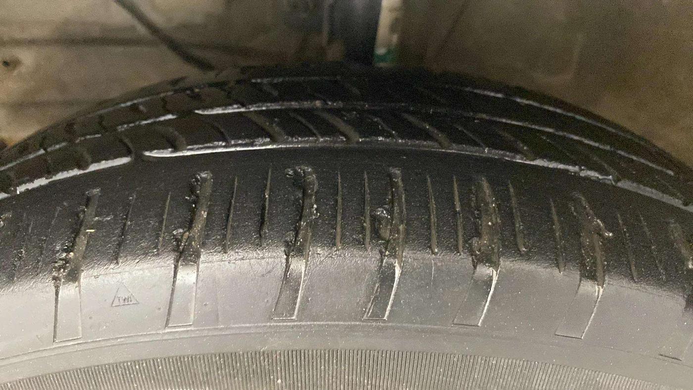 2018 Maruti Dzire VXI AMT, Petrol, Automatic, 40,371 km, Right Rear Tyre Tread