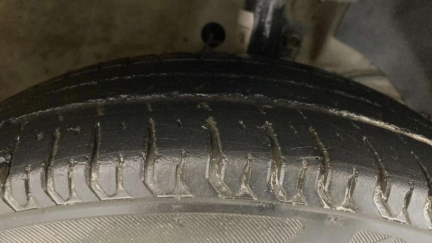2018 Maruti Dzire VXI AMT, Petrol, Automatic, 40,371 km, Left Rear Tyre Tread