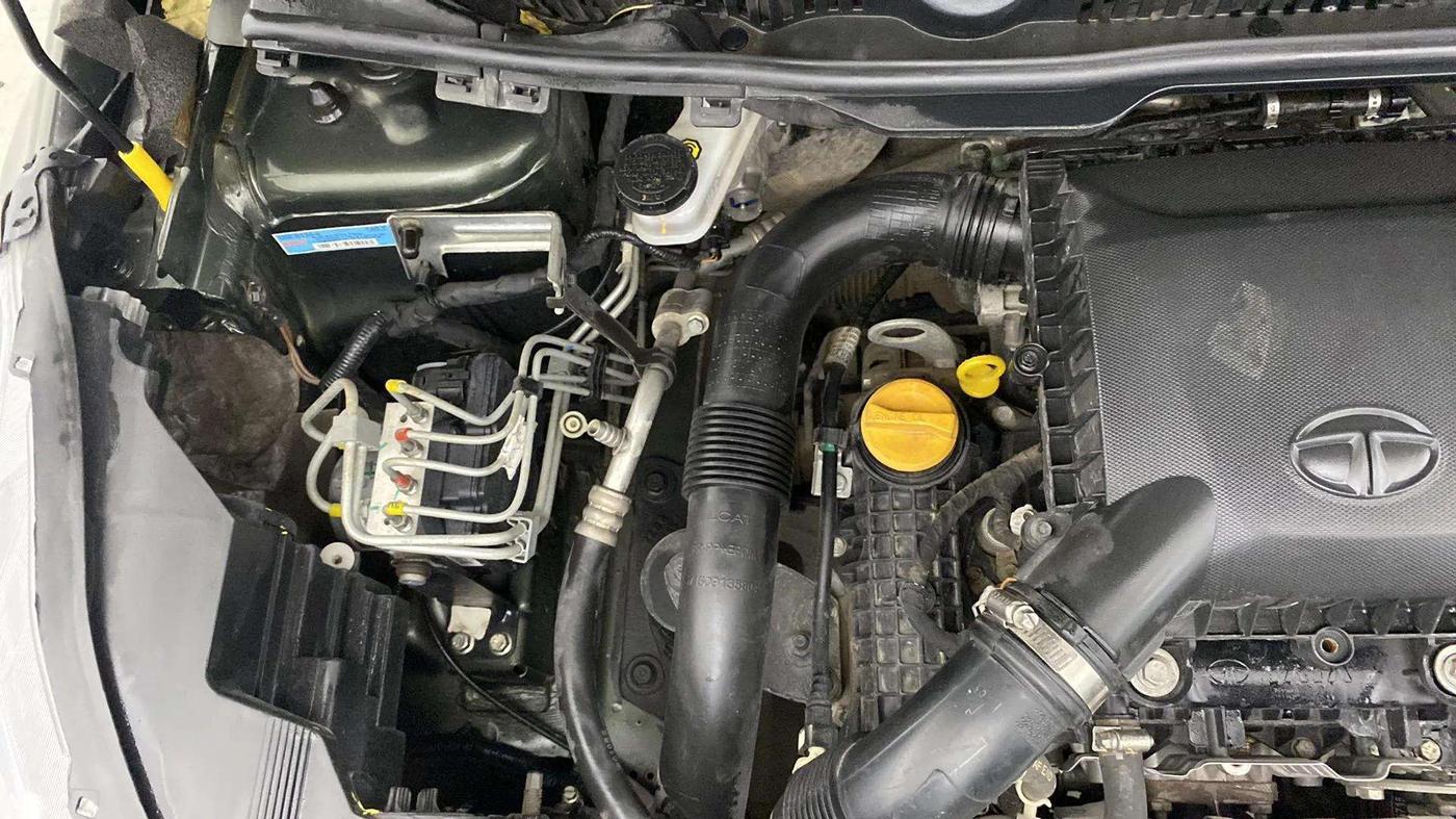 2022 Tata NEXON XZ PLUS (HS) PETROL, Petrol, Manual, 45,279 km, Engine View - Right