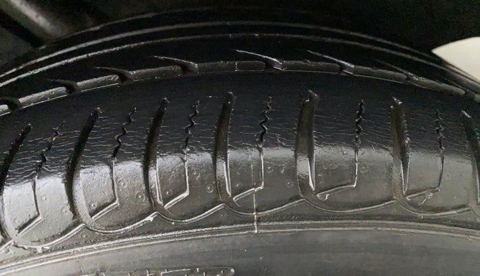 2015 Ford Ecosport 1.5 TITANIUM TI VCT AT, Petrol, Automatic, 37,455 km, Left Rear Tyre Tread