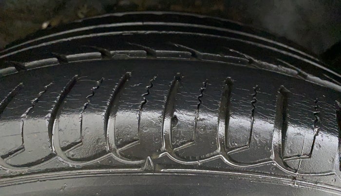 2015 Ford Ecosport 1.5 TITANIUM TI VCT AT, Petrol, Automatic, 37,455 km, Right Rear Tyre Tread