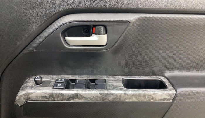 2019 Maruti New Wagon-R VXI 1.0, Petrol, Manual, 16,039 km, Driver Side Door Panels Control