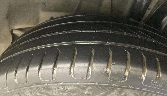 2019 Hyundai Elite i20 MAGNA PLUS 1.2, Petrol, Manual, 62,506 km, Left Front Tyre Tread