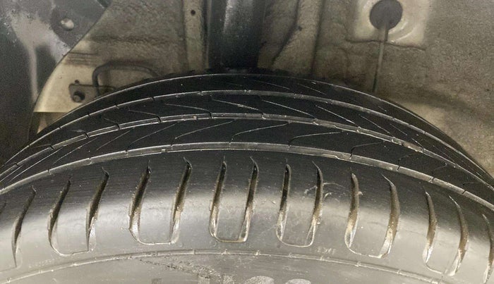 2019 Hyundai Elite i20 MAGNA PLUS 1.2, Petrol, Manual, 62,506 km, Right Front Tyre Tread