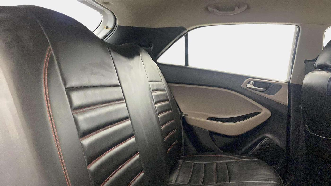 2019 Hyundai Elite i20 MAGNA PLUS 1.2, Petrol, Manual, 62,506 km, Right Side Rear Door Cabin