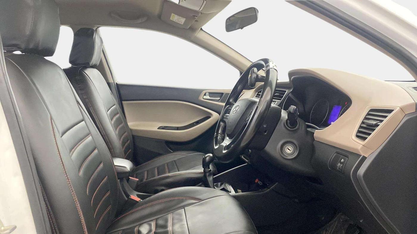 2019 Hyundai Elite i20 MAGNA PLUS 1.2, Petrol, Manual, 62,506 km, Right Side Front Door Cabin