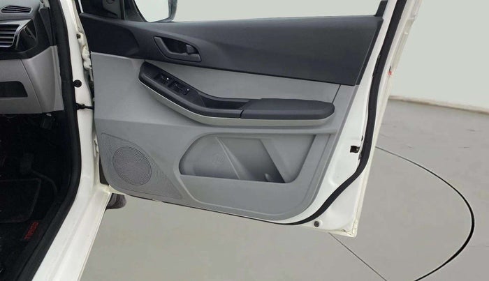 2023 Tata Tiago XT (O) PETROL, Petrol, Manual, 8,934 km, Driver Side Door Panels Control