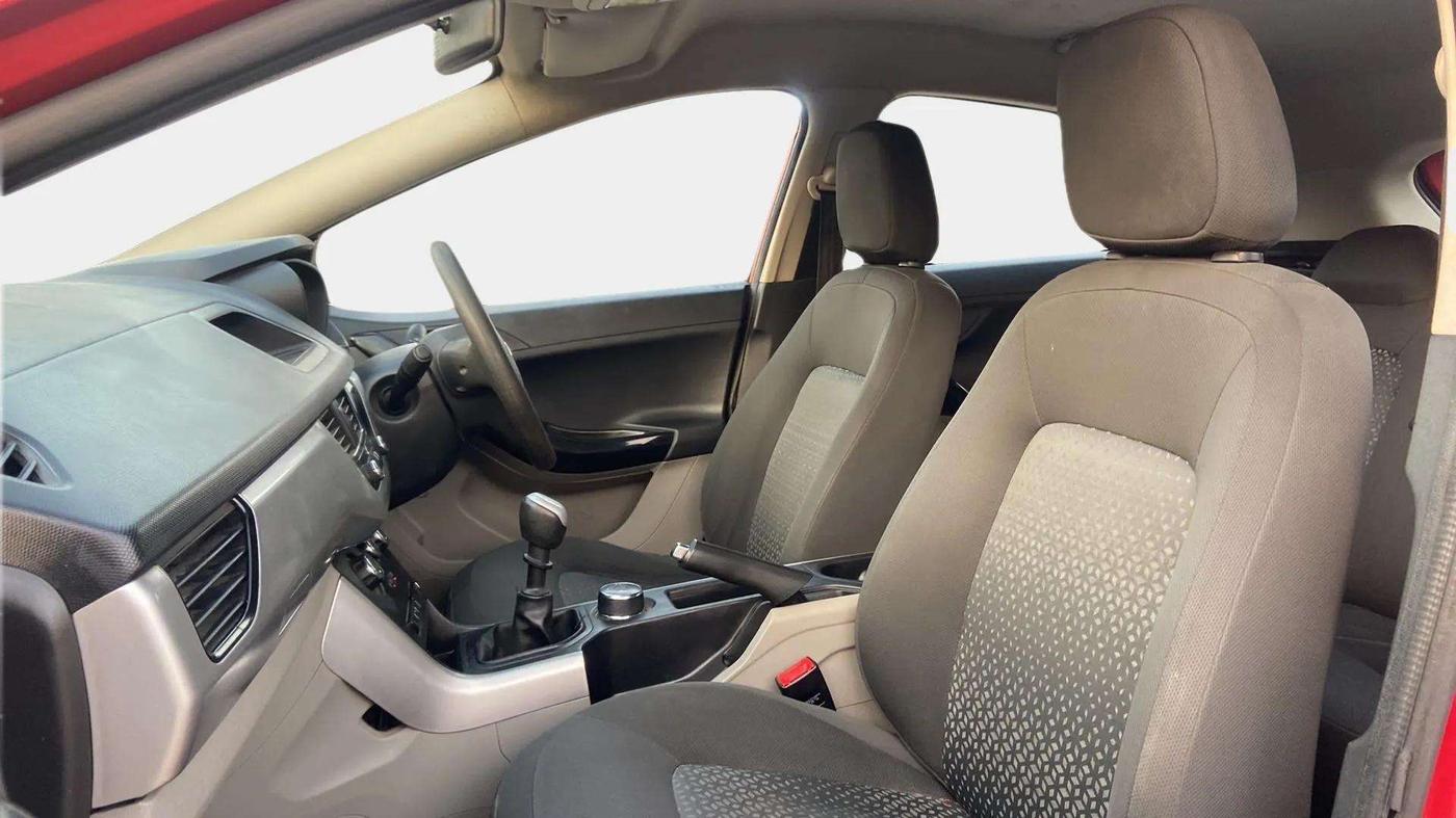 2018 Tata NEXON XM PETROL, CNG, Manual, 97,948 km, Right Side Front Door Cabin