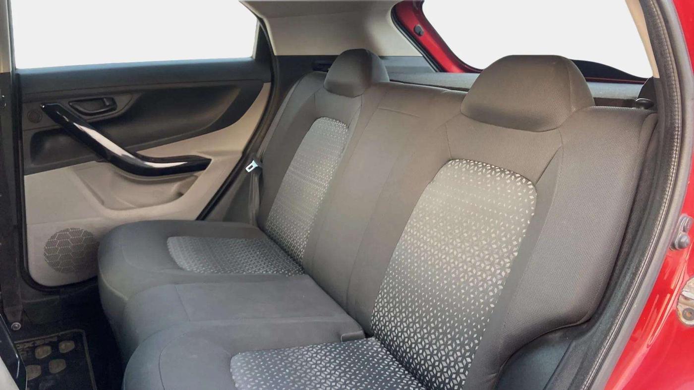 2018 Tata NEXON XM PETROL, CNG, Manual, 97,948 km, Right Side Rear Door Cabin