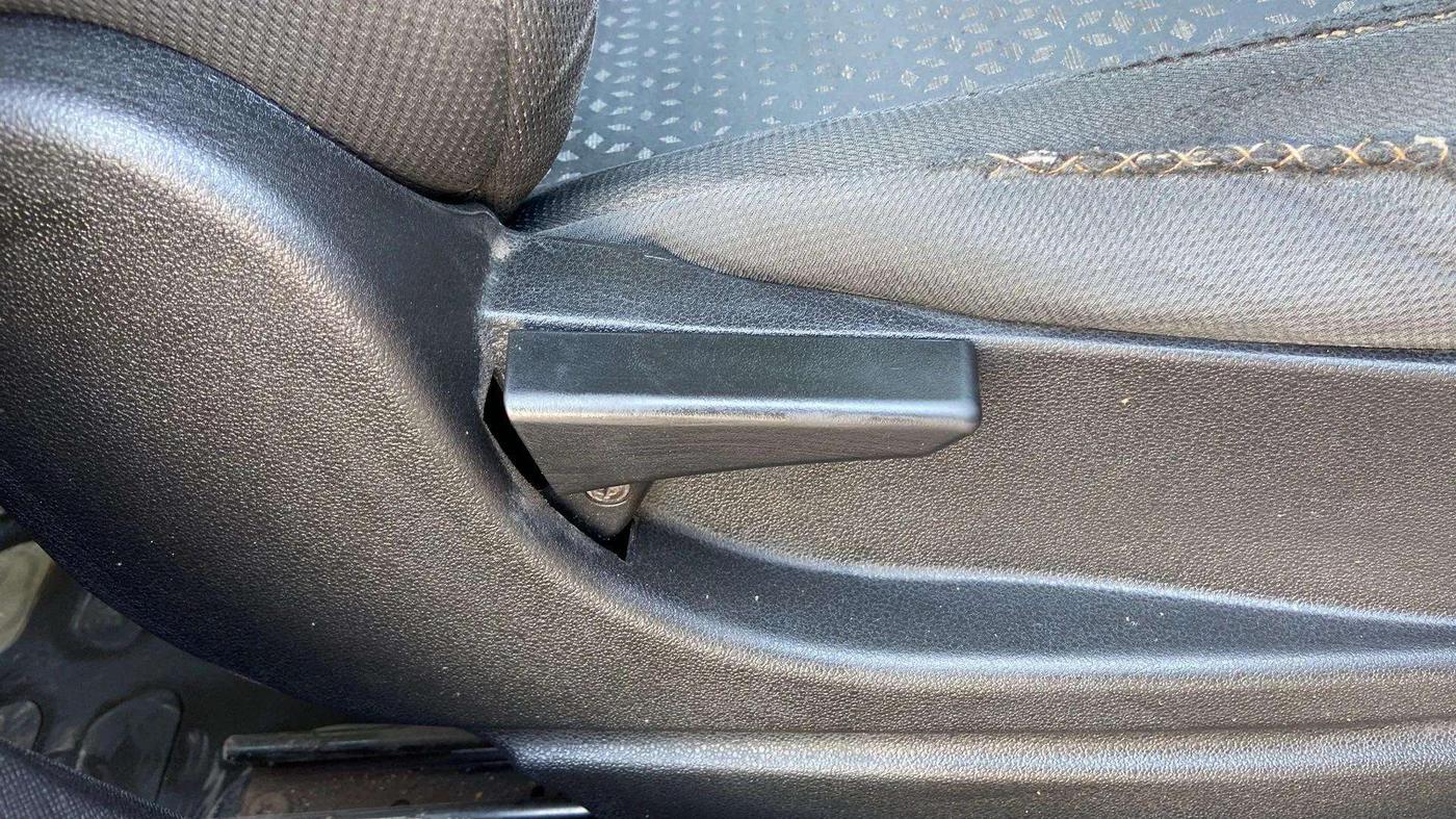 2018 Tata NEXON XM PETROL, CNG, Manual, 97,948 km, Driver Side Adjustment Panel