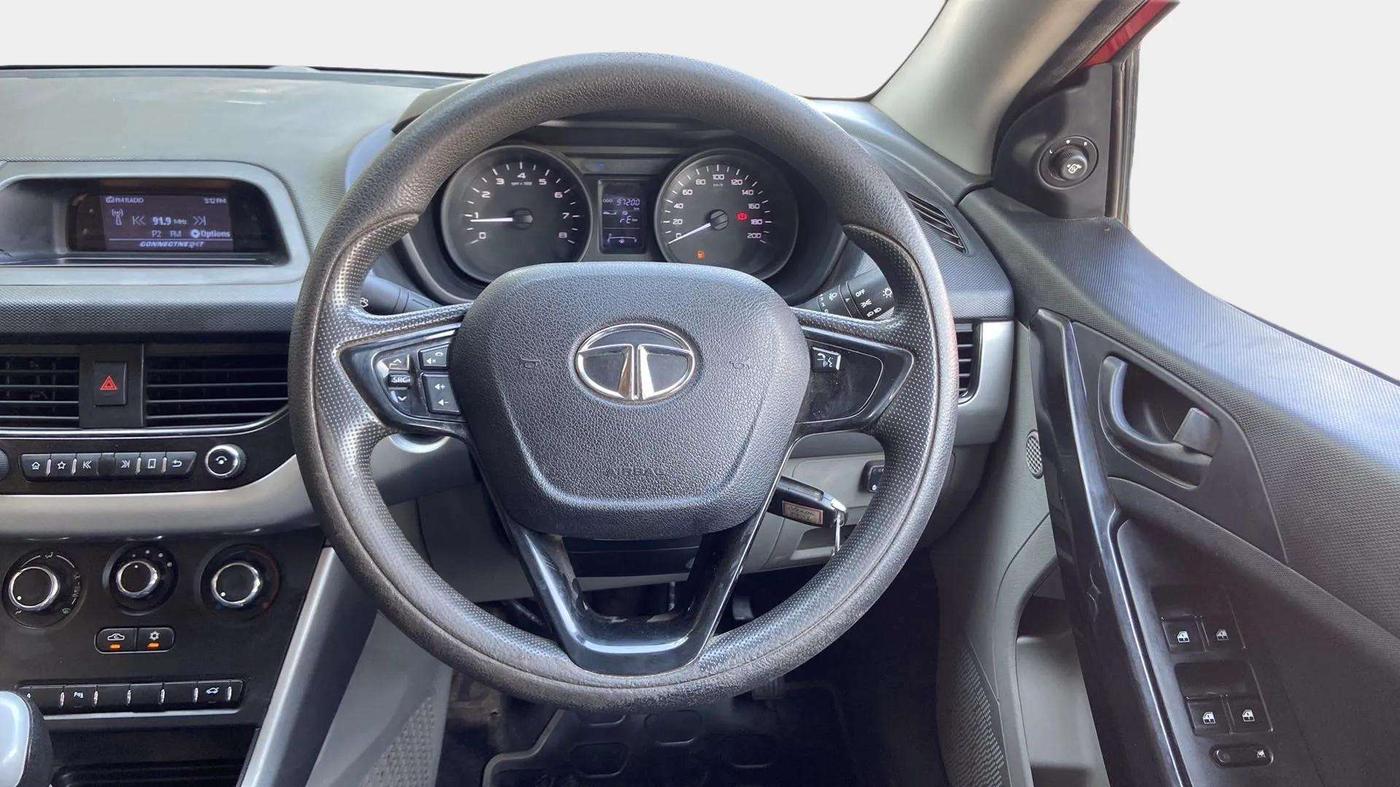 2018 Tata NEXON XM PETROL, CNG, Manual, 97,948 km, Steering Wheel Close Up