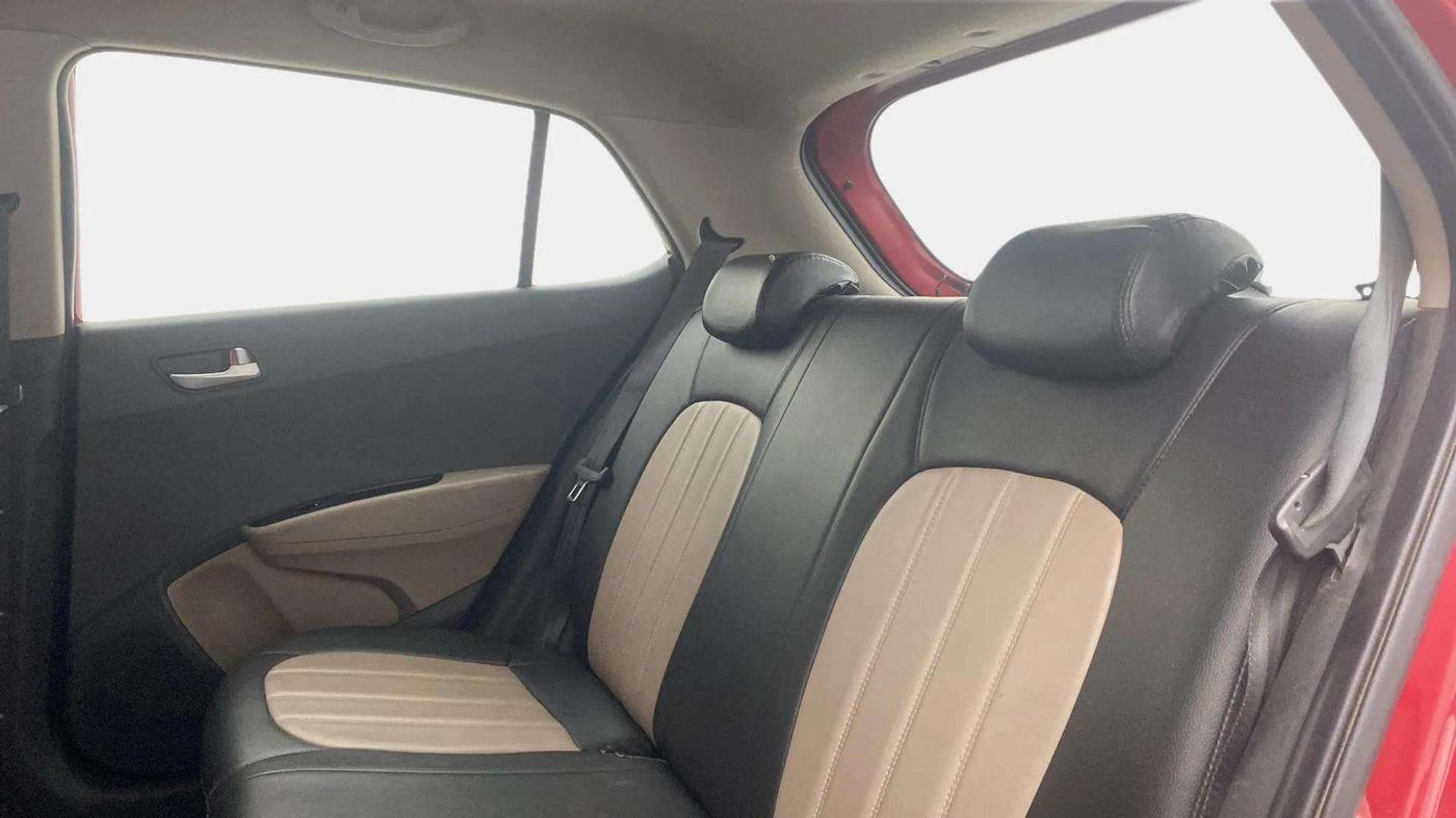 2017 Hyundai Grand i10 ASTA 1.2 KAPPA VTVT, Petrol, Manual, 26,078 km, Right Side Rear Door Cabin
