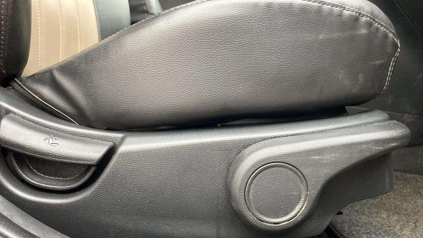 2017 Hyundai Grand i10 ASTA 1.2 KAPPA VTVT, Petrol, Manual, 26,078 km, Driver Side Adjustment Panel