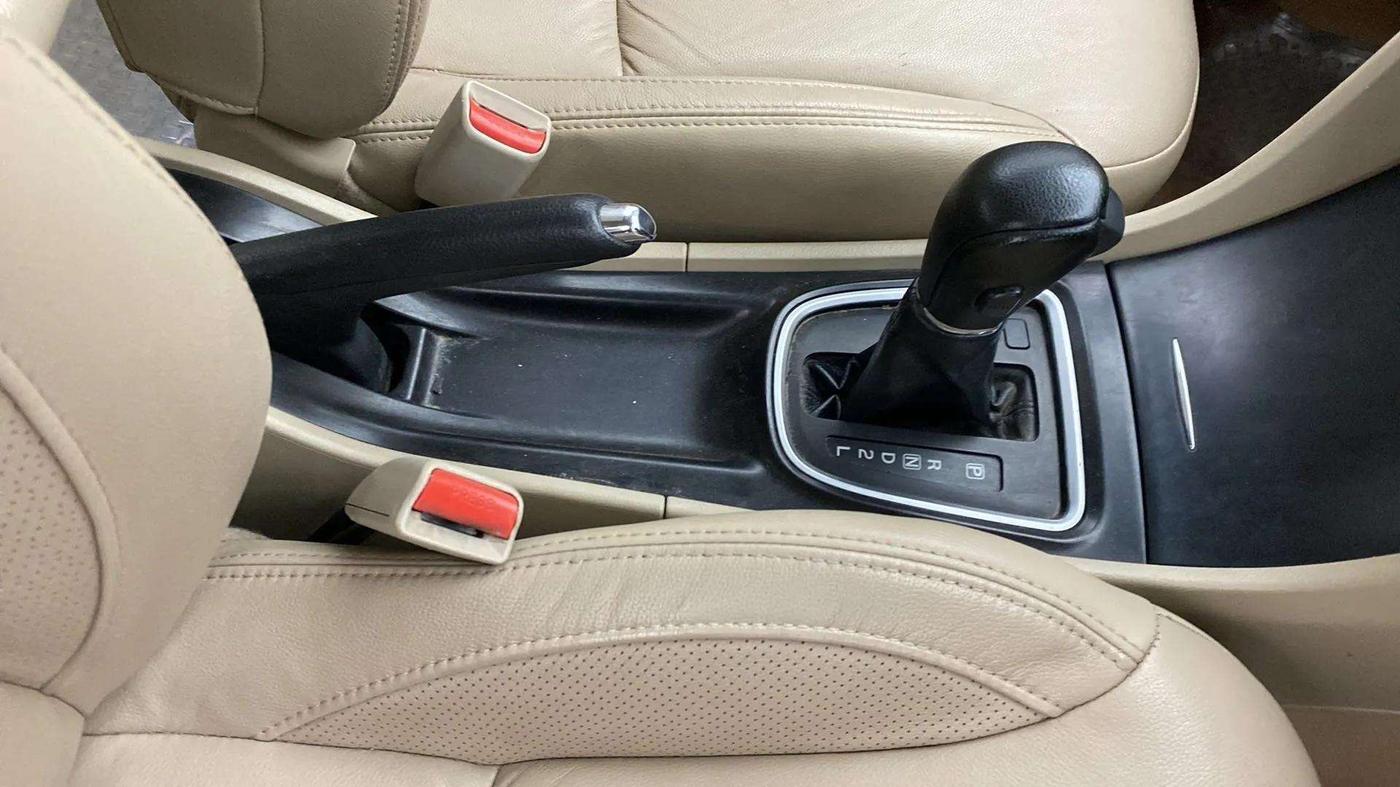 2016 Maruti Ciaz ZXI+ AT, Petrol, Automatic, 71,119 km, Gear Lever