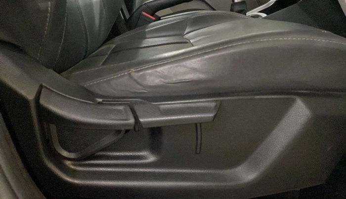 2021 KIA SONET HTX 1.0 IMT, Petrol, Manual, 14,023 km, Driver Side Adjustment Panel