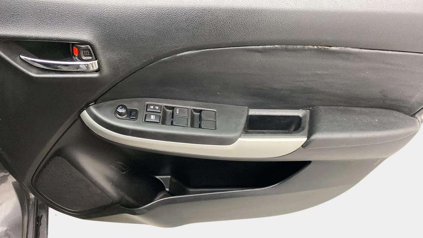 2016 Maruti Baleno ALPHA PETROL 1.2, Petrol, Manual, 64,078 km, Driver Side Door Panels Control
