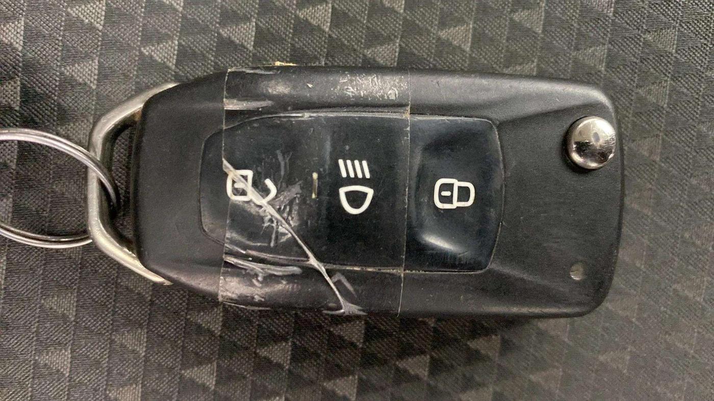 2017 Tata Tiago XZ PETROL, Petrol, Manual, 99,831 km, Key Close Up