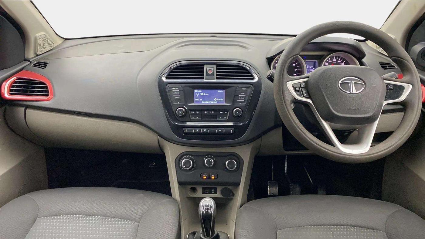 2017 Tata Tiago XZ PETROL, Petrol, Manual, 99,831 km, Dashboard