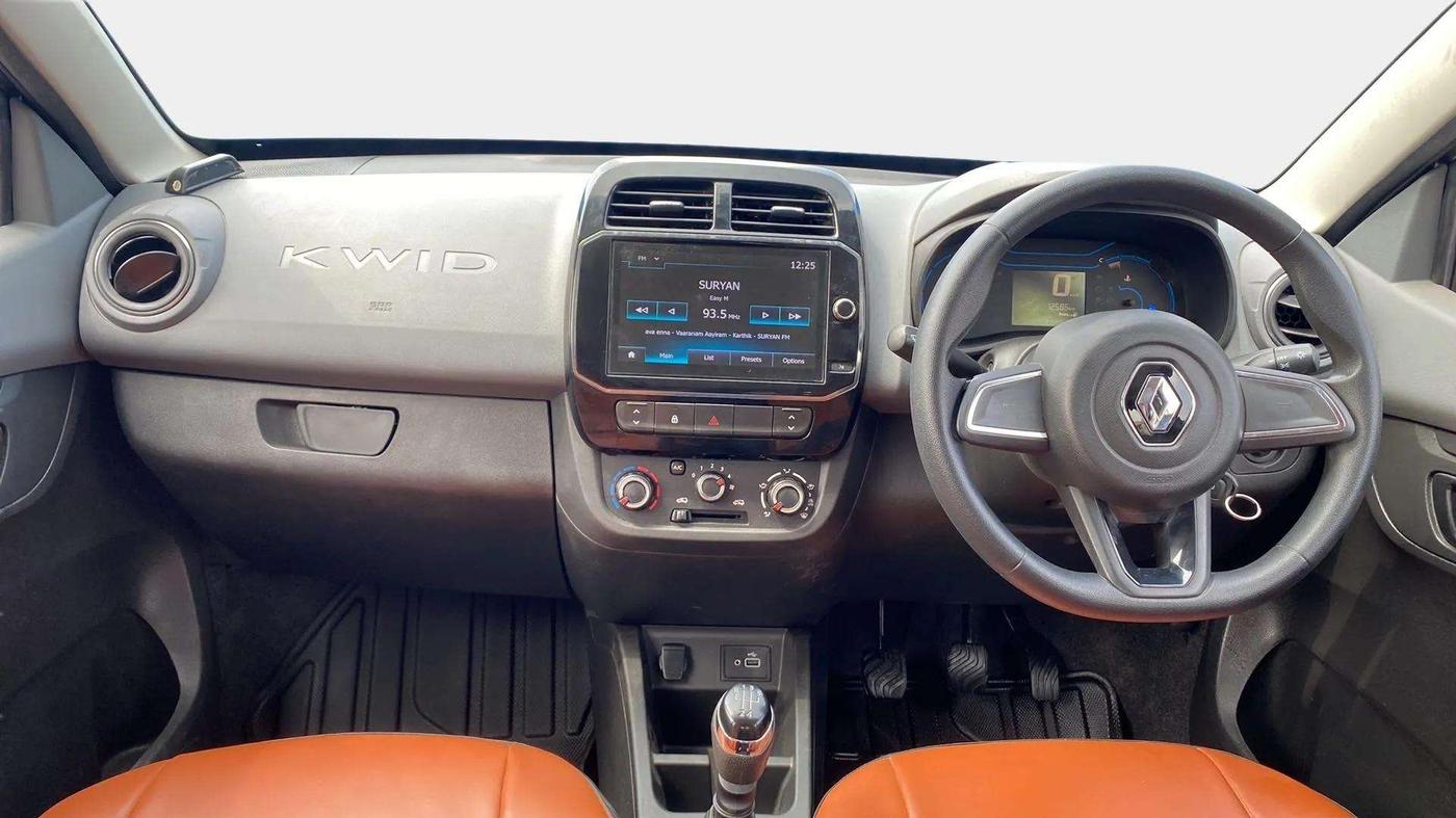 2022 Renault Kwid RXT 1.0 (O), Petrol, Manual, 12,607 km, Dashboard