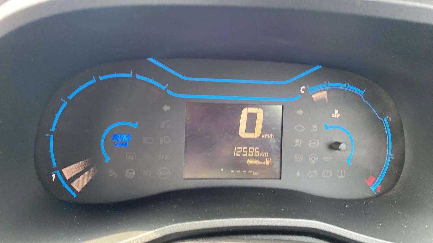 2022 Renault Kwid RXT 1.0 (O), Petrol, Manual, 12,607 km, Odometer Image