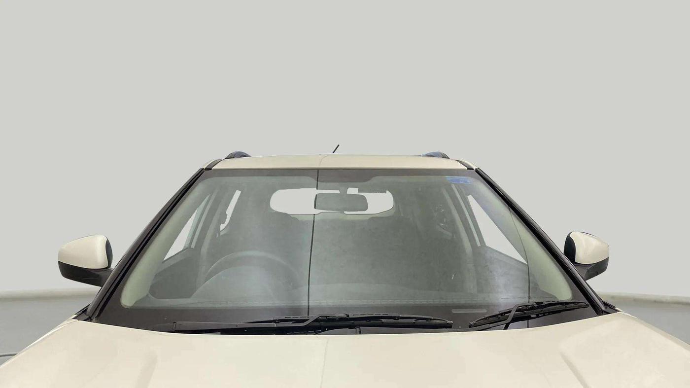 2023 Mahindra XUV300 W6 1.2 PETROL, Petrol, Manual, 16,007 km, Front Windshield