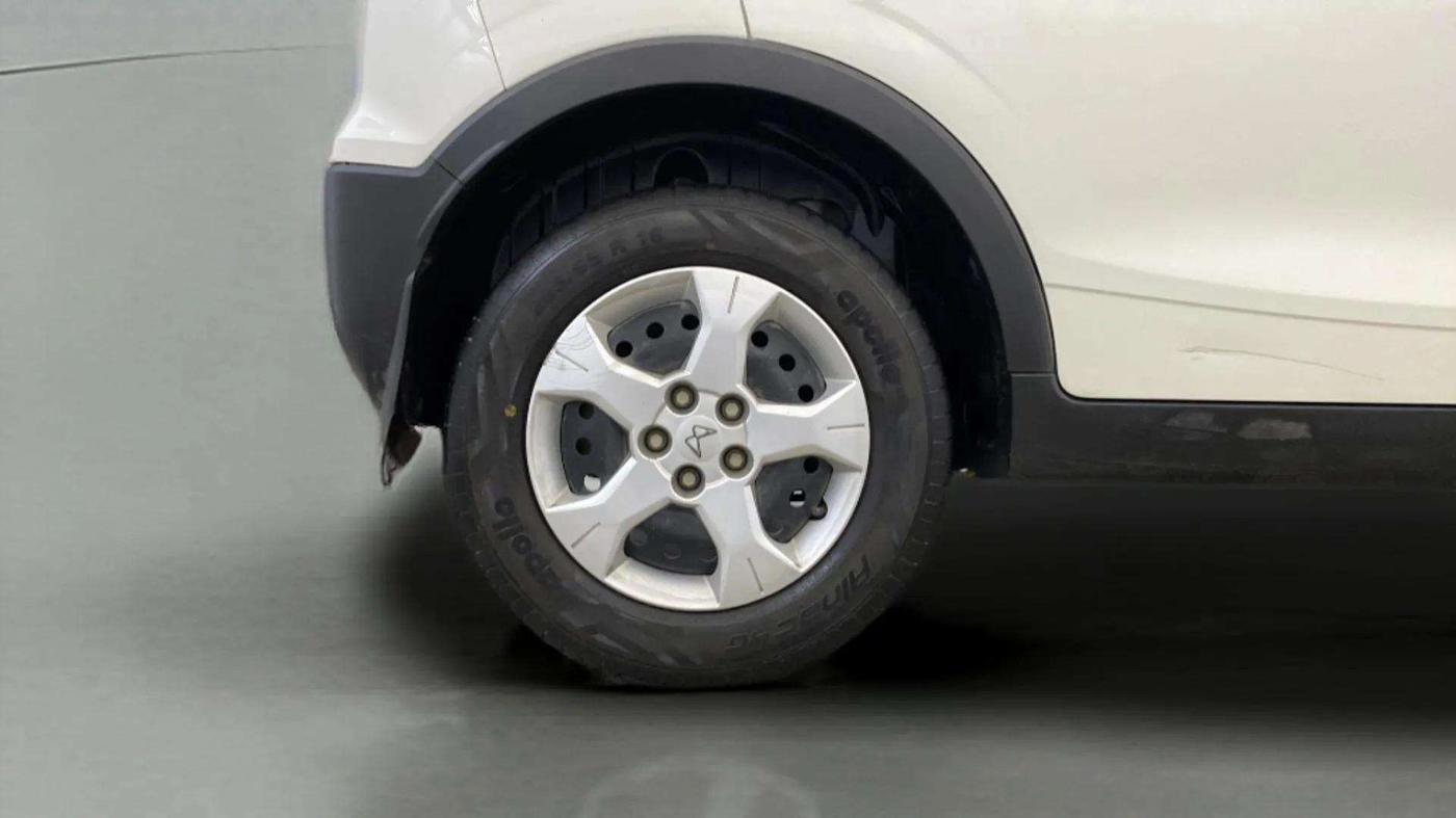 2023 Mahindra XUV300 W6 1.2 PETROL, Petrol, Manual, 16,007 km, Right Rear Wheel