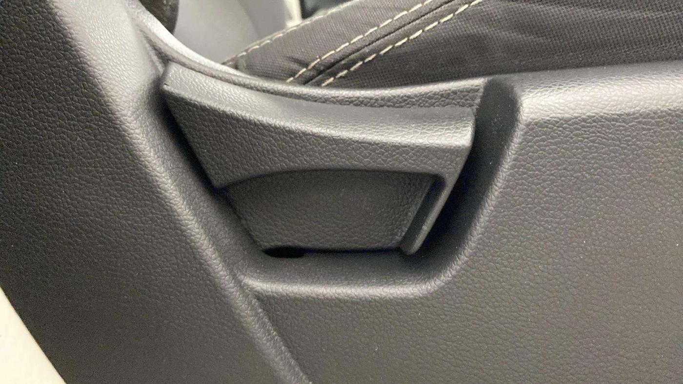 2023 Mahindra XUV300 W6 1.2 PETROL, Petrol, Manual, 16,007 km, Driver Side Adjustment Panel