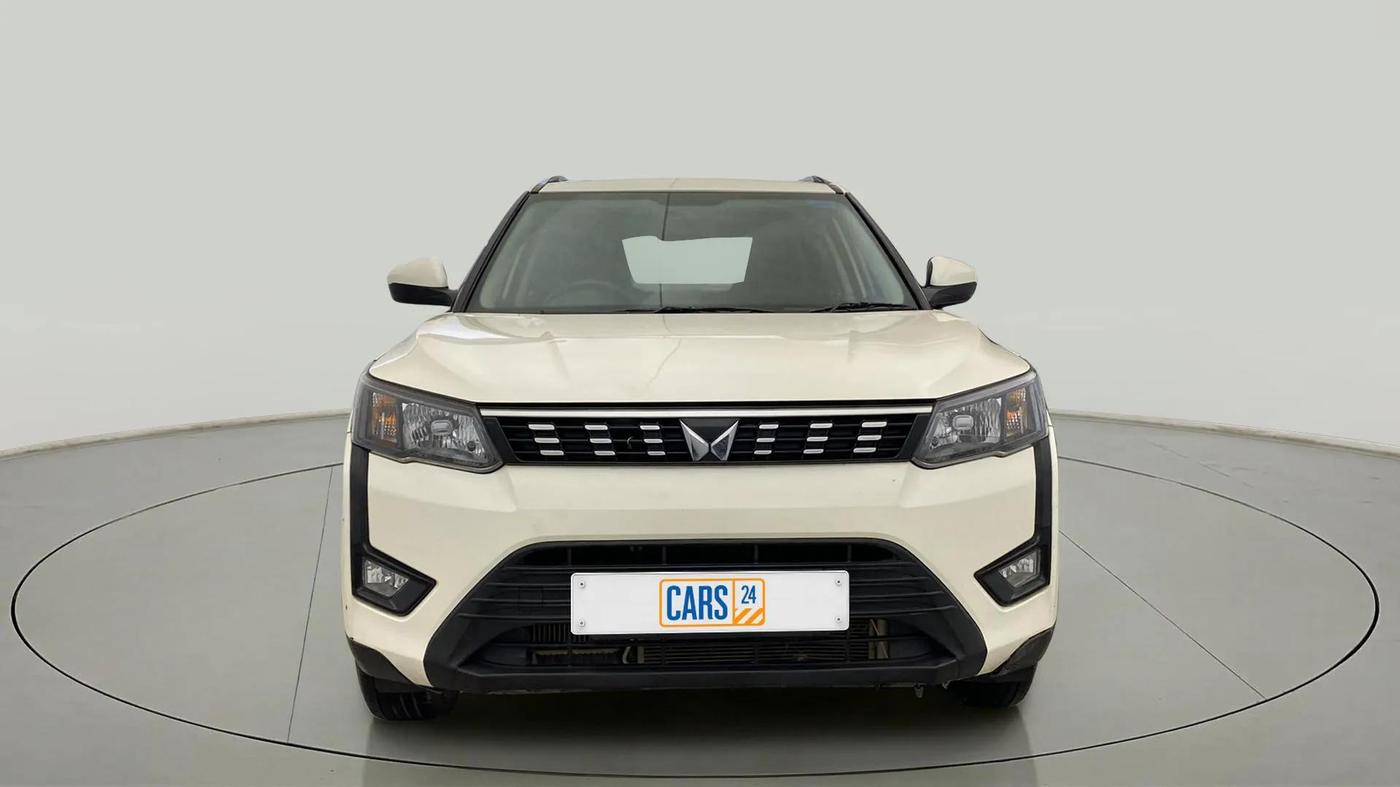 2023 Mahindra XUV300 W6 1.2 PETROL, Petrol, Manual, 16,007 km, Front