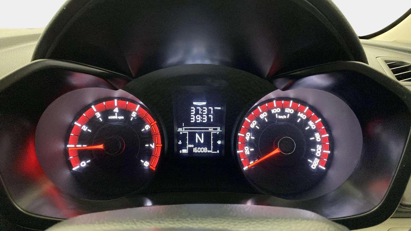 2023 Mahindra XUV300 W6 1.2 PETROL, Petrol, Manual, 16,007 km, Odometer Image