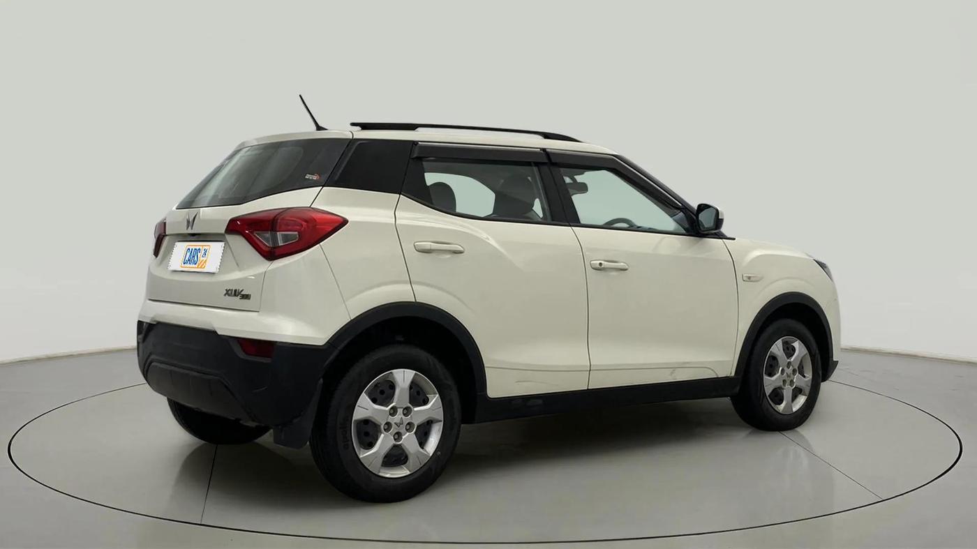 2023 Mahindra XUV300 W6 1.2 PETROL, Petrol, Manual, 16,007 km, Right Back Diagonal