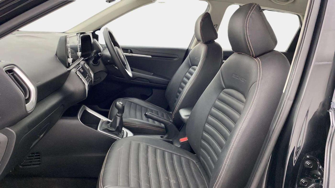 2022 KIA SONET HTK PLUS 1.2, Petrol, Manual, 23,245 km, Right Side Front Door Cabin