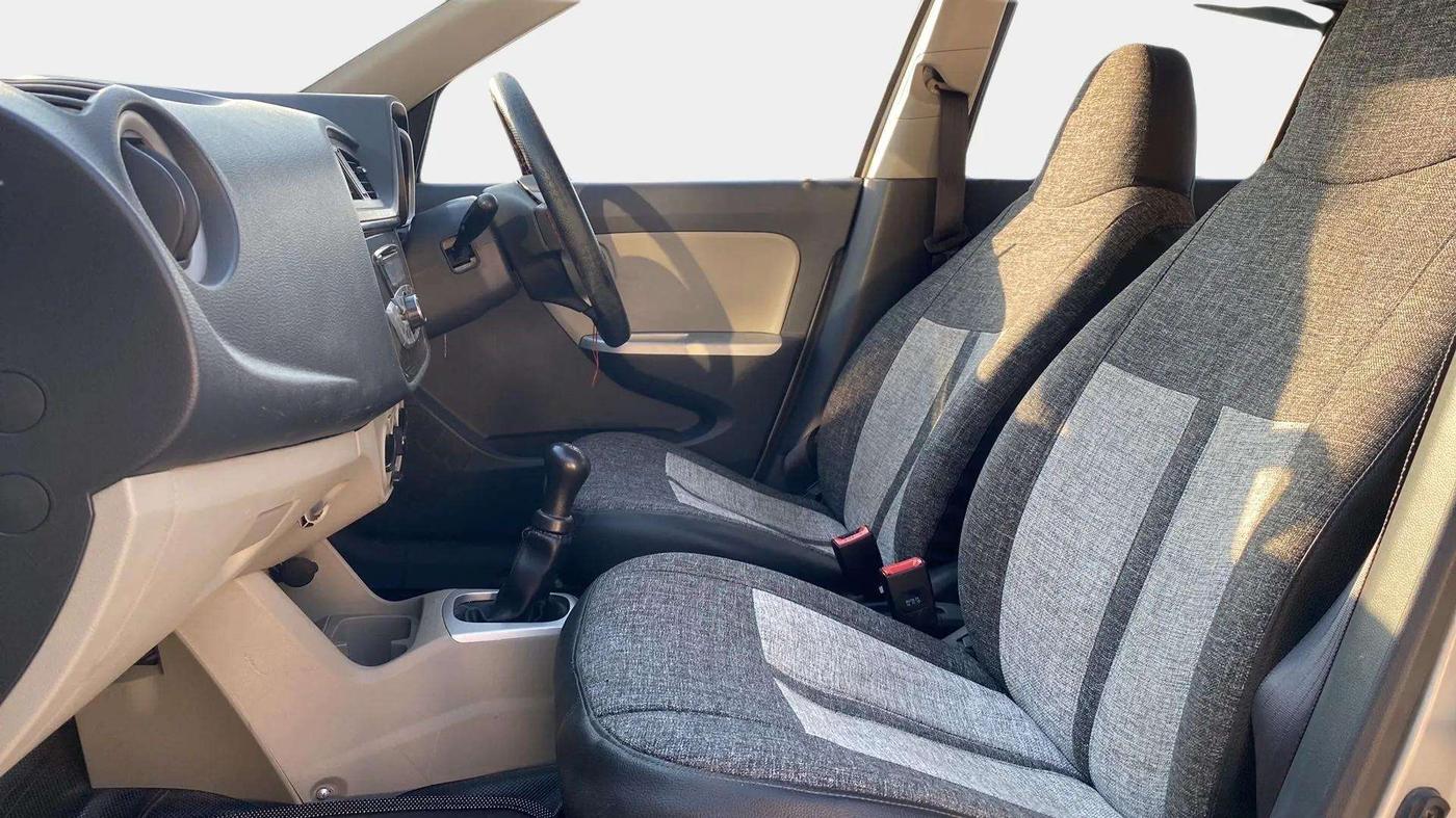 2015 Maruti Alto K10 VXI, Petrol, Manual, 71,233 km, Right Side Front Door Cabin