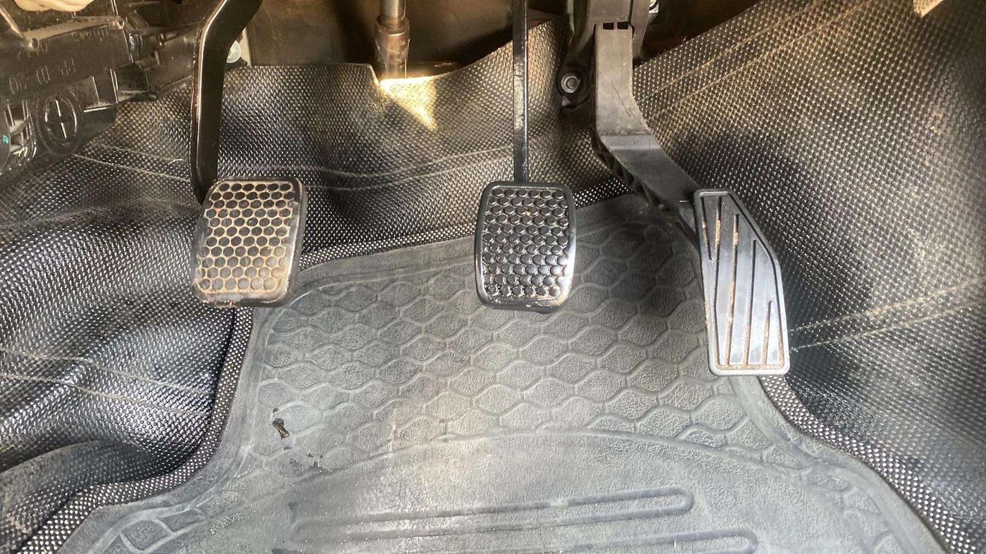 2015 Maruti Alto K10 VXI, Petrol, Manual, 71,233 km, Pedals