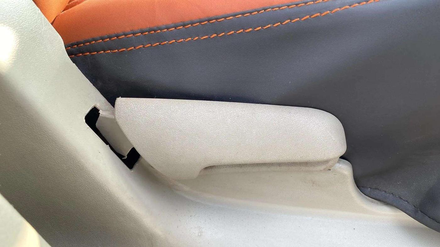 2017 Maruti Celerio VXI, Petrol, Manual, 43,069 km, Driver Side Adjustment Panel