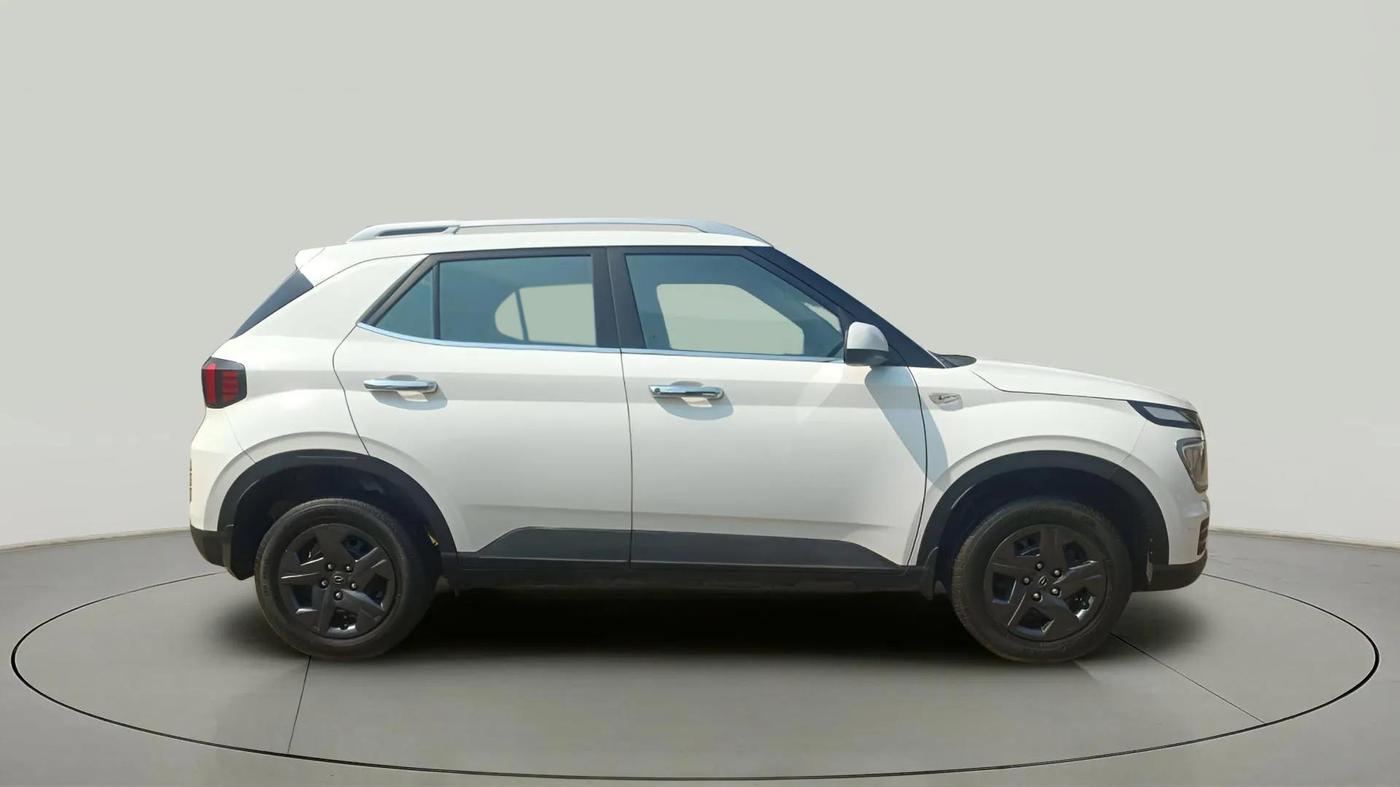 2023 Hyundai VENUE S 1.2, Petrol, Manual, 27,899 km, Right Side View