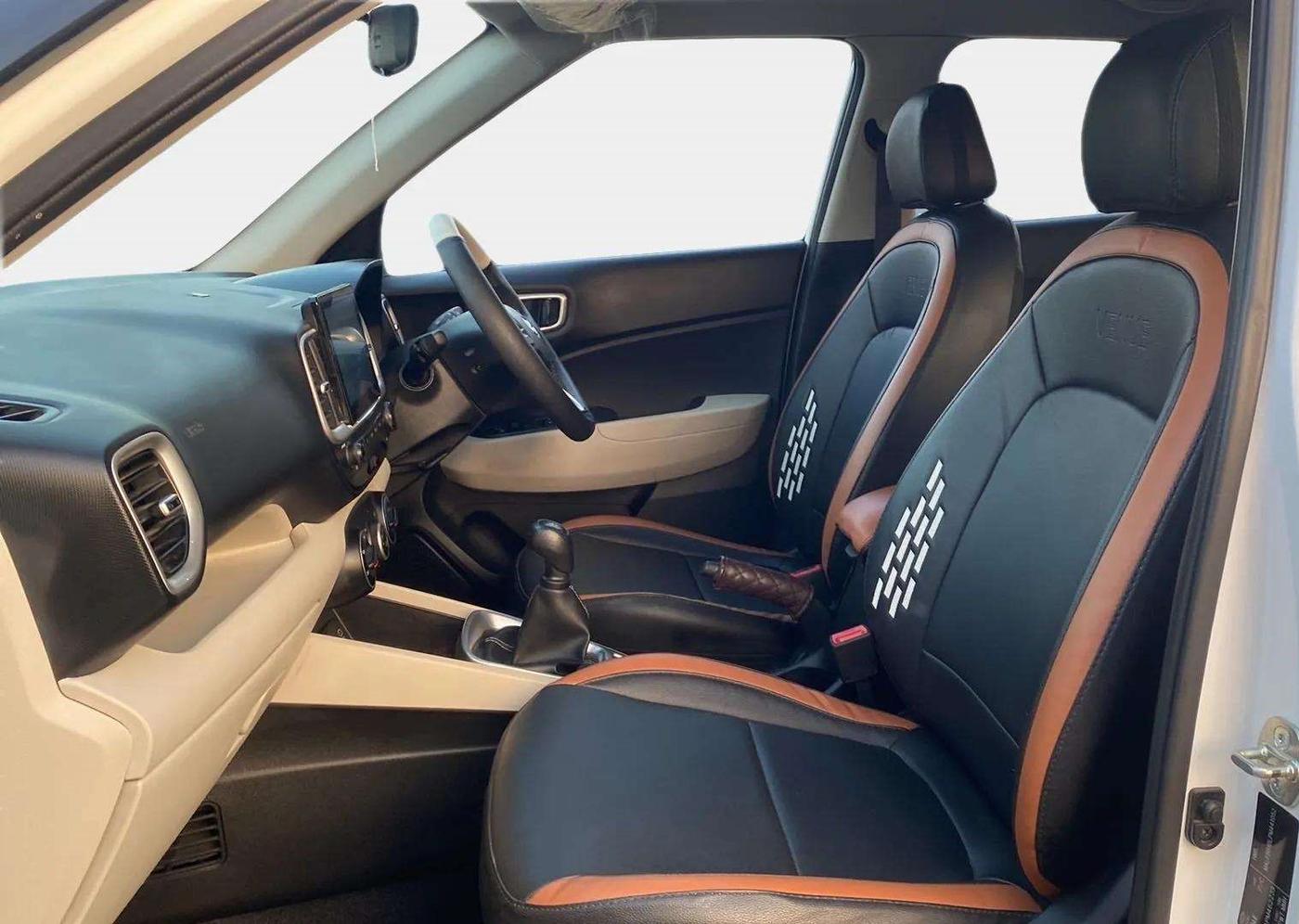 2023 Hyundai VENUE S 1.2, Petrol, Manual, 27,899 km, Right Side Front Door Cabin