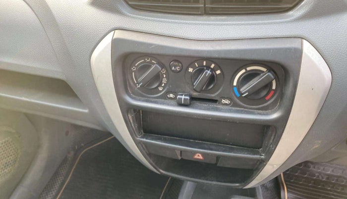 2014 Maruti Alto 800 LXI, Petrol, Manual, 97,470 km, AC Unit - Front vent has minor damage