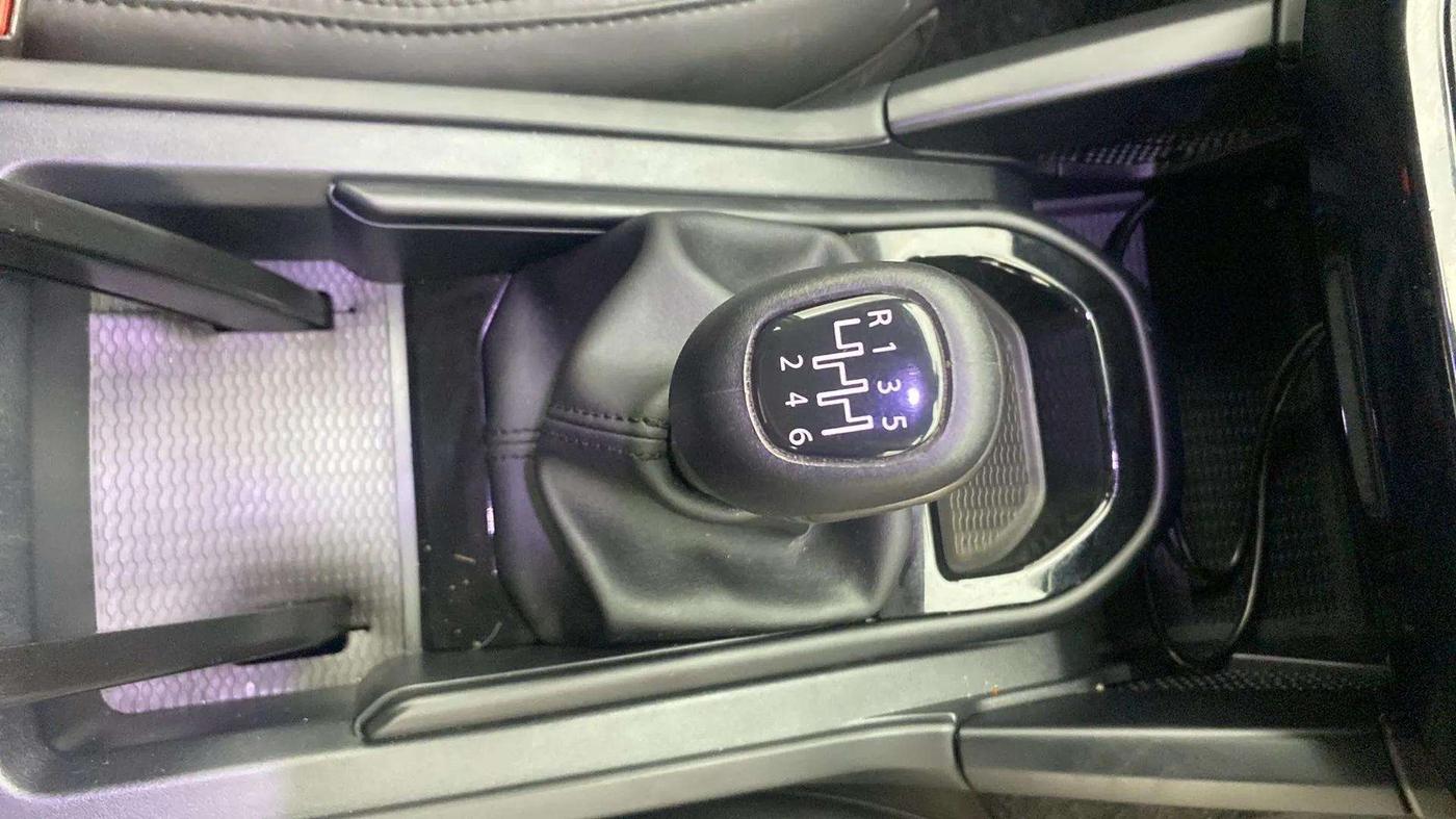 2023 Tata Safari XE, Diesel, Manual, 3,045 km, Gear Lever